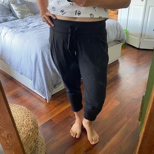 Lululemon relaxed crops